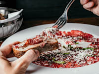 קרפצ’יו בקר עם פרמזן / צילום: ספיר קוסא