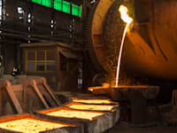 תהליך יצור של דפי נחושת / צילום: Shutterstock, Djelen