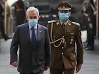 "אנחנו לא מספיק מכווננים לדרישות והרצונות של האזרחים", אמר נשיא צ'ילה, סבסטיאן פיניירה (משמאל) / צילום: Associated Press, Esteban Felix