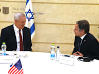 אנתוני בלינקן ובני גנץ / צילום: Matty Stern / U.S. Embassy Jerusalem