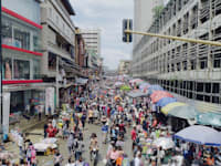 אינפלציה ורמות חוב גבוהות מאיימות על מדינות מתפתחות רבות. שוק בלגוס, ניגריה / צילום: Shutterstock, yemiboww