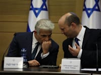 נפתלי בנט ויאיר לפיד בישיבת הראשונה של הממשלה החדשה / צילום: יוסי זמיר