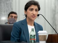 לינה חאן / צילום: Reuters, Loeb Saul/Pool/ABACA