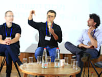 מימין לשמאל: עו"ד מיכאל מקייה, אסף אילת, תומר גוטהלף / צילום: אבי בהרי