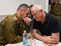 שר הביטחון, בני גנץ, והרמטכ''ל, אביב כוכבי / צילום: אריאל חרמוני, משרד הביטחון