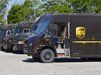 משאיות של UPS / צילום: Shutterstock, ג'ונתן וייס