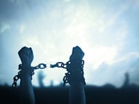 עבדות מודרנית, שוק שמגלגל מיליארדי דולרים בשנה / צילום: Shutterstock