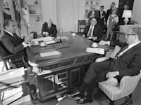 הנשיא ניקסון עם יועצים כלכליים / צילום: Associated Press