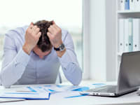 איך מוודאים שקובץ הוורד לא ימחק כשהמחשב קורס / צילום: Shutterstock, Syda Productions