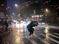 גשמים עזים בעיר ניו יורק בשל הסופה איידה / צילום: Associated Press, Craig Ruttle