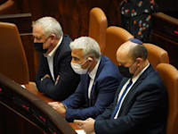 בנט, לפיד וגנץ / צילום: נועם מושקוביץ, דוברות הכנסת