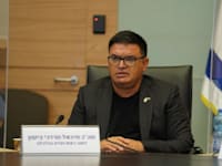 יו''ר ועדת הכלכלה מיכאל ביטון בדיון היום / צילום: דוברות הכנסת, דני שם טוב