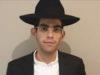 דניאל אלון שותף ובעלים בעסק של טשולנט ''בובע אוכל יהודי אותנטי'' / צילום: תמונה פרטית