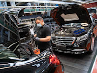 מפעל מרצדס בגרמניה, בשבוע שעבר / צילום: Reuters, dpa