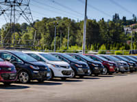 מכוניות מדגם שברולט בולט / צילום: Shutterstock, CineCam