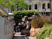 כוחות צבא לבנון במוקד העימותים בביירות, מוקדם יותר היום / צילום: Associated Press, Hassan Ammar