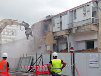 בניין ישן ברמת גן נהרס במסגרת פינוי בינוי / צילום: טלי בוגדנובסקי