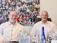 מימין: עו''ד גדעון פישר ורון חכם / צילום: משרד גדעון פישר ושות'