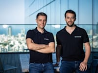 מייסדי Immunai מימין לואיס וולוך ונועם סולומון / צילום: אריק סולטן