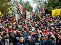 הפגנת כבאים מחוץ לביתו של דה בלאזיו, בשבוע שעבר / צילום: Associated Press, Jeenah Moon