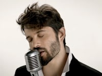 רן דנקר בקמפיין רנואר / צילום: צילום מסך