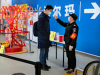 סניף וולמארט בבייג'ינג / צילום: Associated Press, Mark Schiefelbein