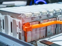 סוללת ליתיום לרכב חשמלי / צילום: Shutterstock