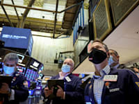 וול סטריט. הטקטיקה ללכת נגד המגמה הוכיחה את עצמה לפחות 10 פעמים מאז וכולל משבר 2008 / צילום: Reuters, BRENDAN MCDERMID