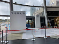 מתחם טסלה בסינמה סיטי / צילום: בר לביא