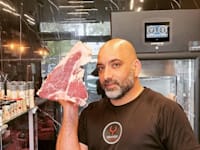 אלכס פלאס, בעל קצביית בוטיק איסקנד / צילום: תמונה פרטית