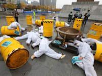 מחאה נגד השימוש באנרגיה גרעינית בדרום קוריאה, 2021 / צילום: Ahn Young-joon