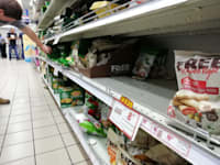 ריקול של מוצרי שטראוס בסופרים / צילום: טלי בוגדנובסקי