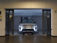 מתקן חניה שהותקן ע''י פרקומט במלון בתל אביב / צילום: נאור כהן, פרקומט