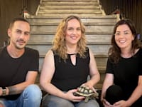 הלו הארט. מימין: מיכל גוטמן, סמנכ''לית הפיתוח; מעיין כהן, מנכ''לית; וזיו מלצר, מעצב ראשי / צילום: יח''צ הלו הארט