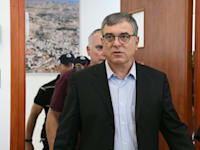 שלמה פילבר בבית המשפט ביום הראשון לחקירתו הנגדית על ידי סנגוריו של בנימין נתניהו / צילום: ראובן קסטרו