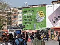 פרסומת קריפטו באיסטנבול / צילום: עידן ארץ
