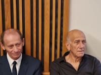 אהוד אולמרט בבית המשפט היום / צילום: אבישי גרינצייג