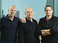 מימין: אוהד רוזן, מיקי ורדי ואסף ורדי, מייסדי קרן ריאליטי / צילום: יח''צ