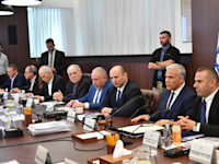 ראש הממשלה יאיר לפיד בישיבת הממשלה השבועית / צילום: יואב דודקביץ , ידיעות אחרונות