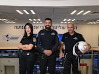 מימין: רס''ר גיל אלון, רס''ל איברהים כעביה, רס''מ קרן לוי / צילום: איל יצהר