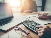 חיסכון של עד אלפי שקלים בשנה למשלמי המסים. / צילום: Shutterstock