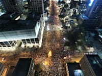 רחוב קפלן בתל אביב הערב / צילום: אמיר גולדשטיין