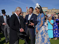 המלך צ'ארלס השלישי עם לינואל ר'צי במסיבת גינה לקראת ההכתרה / צילום: Associated Press