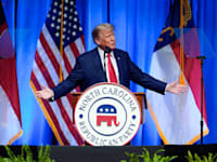 טראמפ בכנס בחירות שנערך בבוקר יום ראשון בצפון קרוליינה, ארה''ב / צילום: Associated Press, George Walker IV