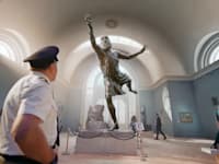 הפרסומת של קוקה קולה. שימוש ב־AI / צילום: צילום מסך מיוטיוב