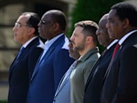 נשיא אוקראינה בפסגה עם נשיאי אפריקה, בהם רמפוזה. 16 ביוני / צילום: Associated Press, Ramil Sitdikov