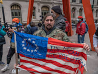 מפגין נגד “הכוחות החזקים” בוול סטריט / צילום: Shutterstock