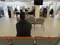 לשכת התעסוקה חולון / צילום: איל יצהר