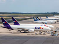 מטוסי שילוח של  FedEx / צילום: Shutterstock, Philip Lange