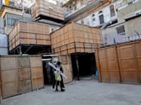 סוכות בירושלים. התעשייה סביב בנייתן מתחילה כבר באלול / צילום: Shutterstock, א.ס.א.פ קריאייטיב
